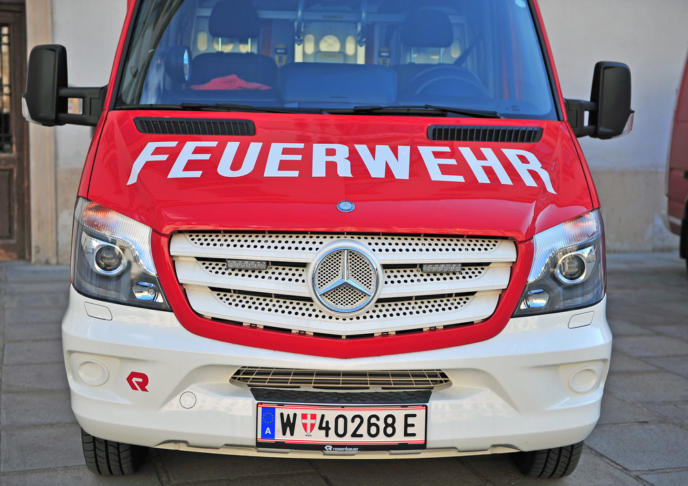 Drei Fahrzeuge bei Brand in Innsbruck-Reichenau schwer beschädigt