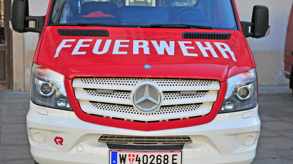Pkw auf der A12 bei Haiming vollständig ausgebrannt