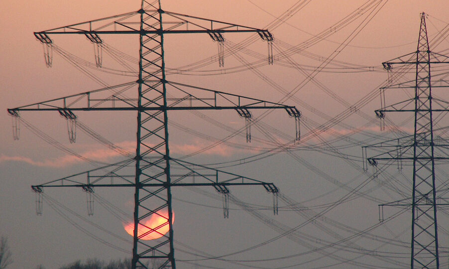 Strom-Netzentgelte 2027 sinken im Schnitt – regional drohen dennoch Mehrkosten
